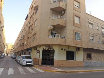 local comercial en adra