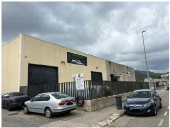 nave industrial en la selva del camp