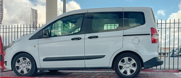 ford tourneo courier en sevilla