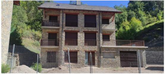 vivienda en sarroca de bellera